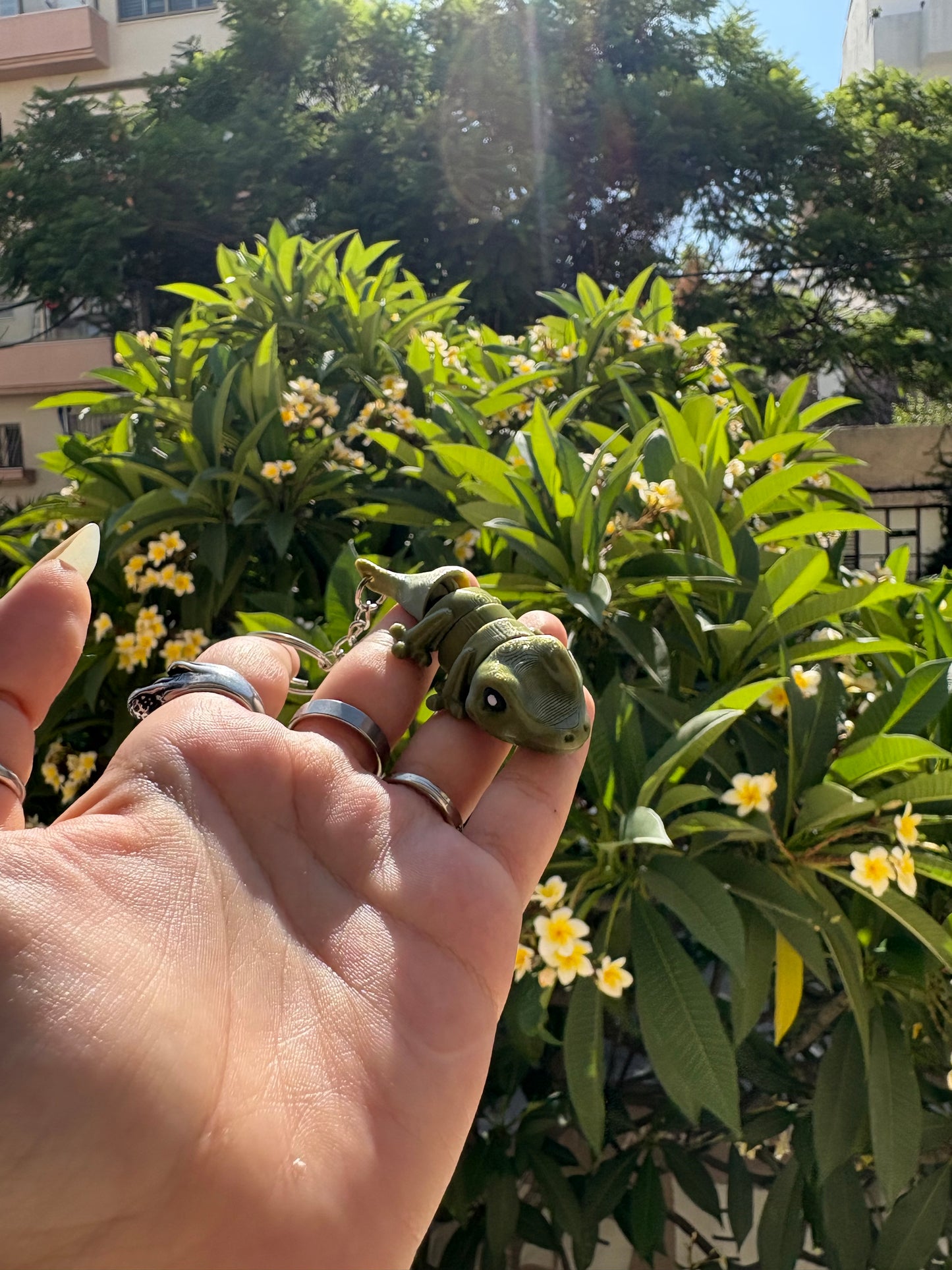 Articulated geko keychain