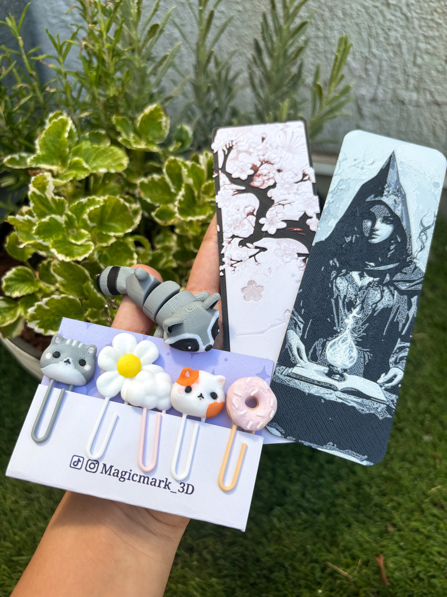 Magic gift box by bookishx